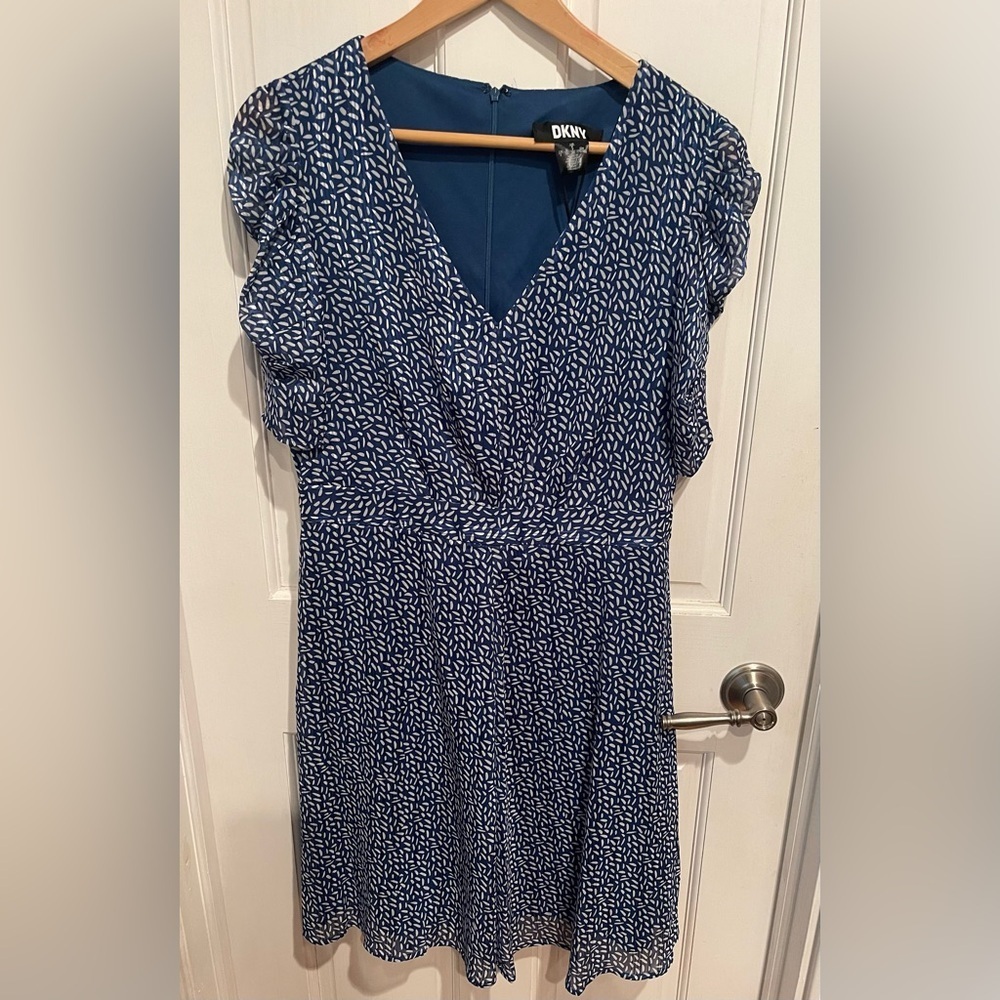 DKNY Blue and White Ruffled Puff Sleeve Sundress Size 6